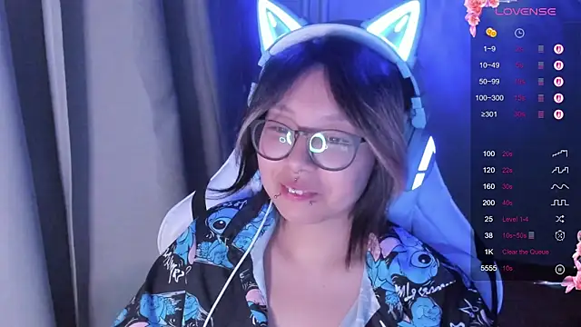 Snapshot of maydaykimmy chatting on 10.05.25 maydaykimmy online show from 10.05.25