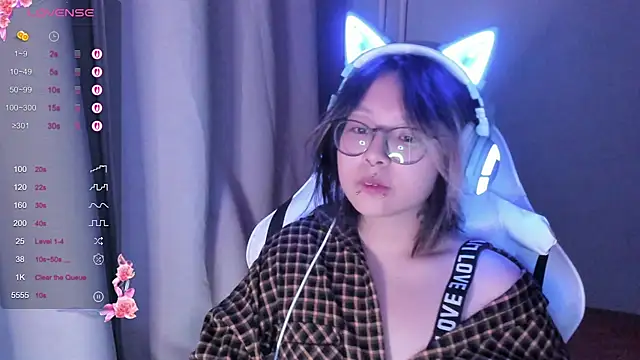 Snapshot of maydaykimmy chatting on 11.01.25 maydaykimmy online show from 11.01.25