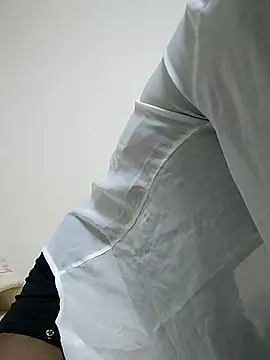 dmmsuzu95 online show from 10.14.25