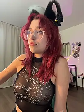 Evangeline Lawrence  online show from 11.05.25