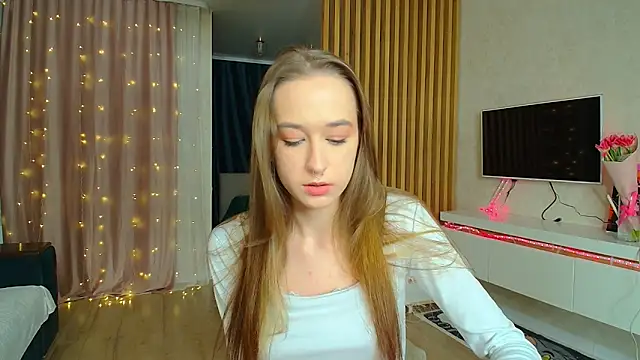 Sweett Monica online show from 03.10.25