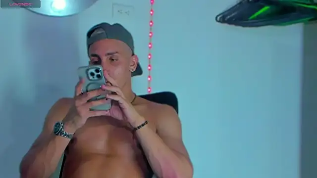 MikeRoss7777 online show from 01.11.25