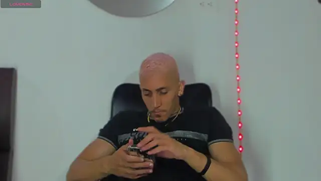 MikeRoss7777 online show from 02.16.25