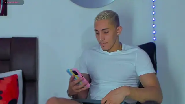 MikeRoss7777 online show from 03.17.25