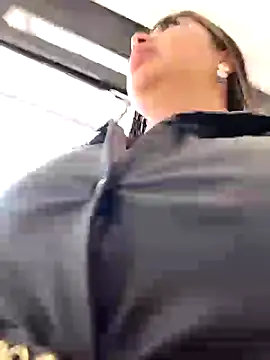 Snapshot of Ariana-pp03 chatting on 02.01.25 Ariana-pp03 online show from 02.01.25