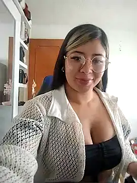 Snapshot of Ariana-pp03 chatting on 03.17.25 Ariana-pp03 online show from 03.17.25