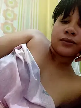 Snapshot of Yara0k chatting on 12.13.24 Yara0k online show from 12.13.24