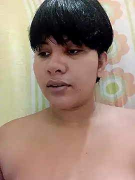 Snapshot of Yara0k chatting on 12.16.24 Yara0k online show from 12.16.24