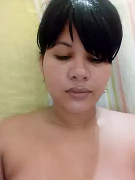 Snapshot of Yara0k chatting on 12.20.24 Yara0k online show from 12.20.24