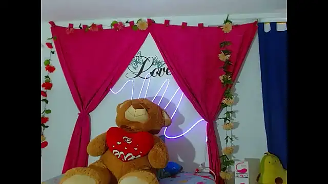 natashakissess online show from 02.18.26