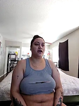 Snapshot of honeeyyy_pot chatting on 02.14.26 honeeyyy pot online show from 02.14.26