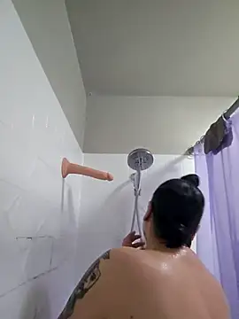 Snapshot of honeeyyy_pot chatting on 02.20.26 honeeyyy pot online show from 02.20.26