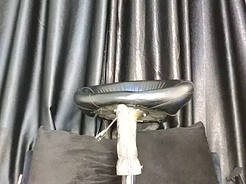 Snapshot of Fuck-Me-Daddyy chatting on 09.22.25 Fuck-Me-Daddyy online show from 09.22.25