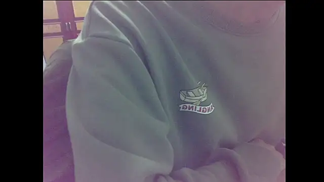 Snapshot of gray1103 chatting on 01.29.25 gray1103 online show from 01.29.25