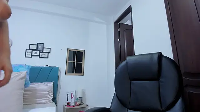 kamila lopez online show from 11.15.25