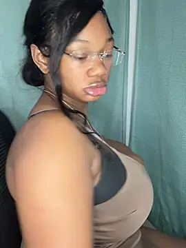 CharismaaBanx online show from 02.04.25