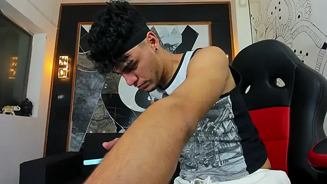 liam genner  online show from 03.10.25