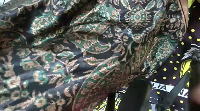 Snapshot of sweet-greedy chatting on 02.13.25 sweet-greedy online show from 02.13.25