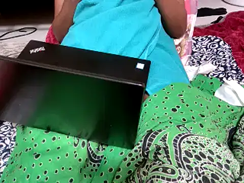 Snapshot of sweet-greedy chatting on 02.16.25 sweet-greedy online show from 02.16.25