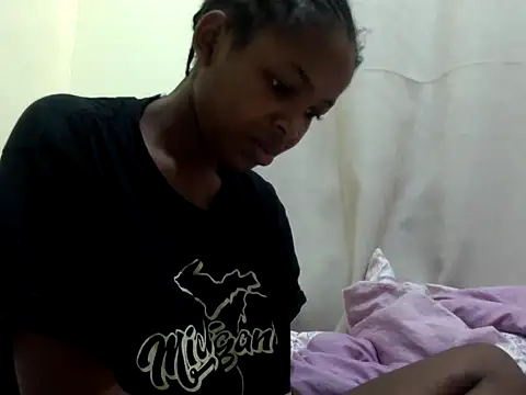 Snapshot of queen-sasha chatting on 06.13.26 queen-sasha online show from 06.13.26