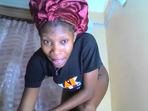 Snapshot of smallnaughtygirl chatting on 01.30.25 smallnaughtygirl online show from 01.30.25