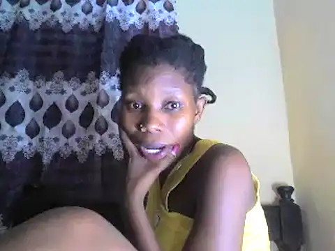 Snapshot of smallnaughtygirl chatting on 02.16.25 smallnaughtygirl online show from 02.16.25