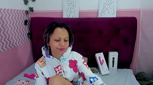 Snapshot of candysmitxxx chatting on 02.11.25 candysmitxxx online show from 02.11.25