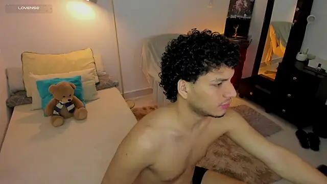 Snapshot of Curlblue chatting on 09.26.25 Curlblue online show from 09.26.25