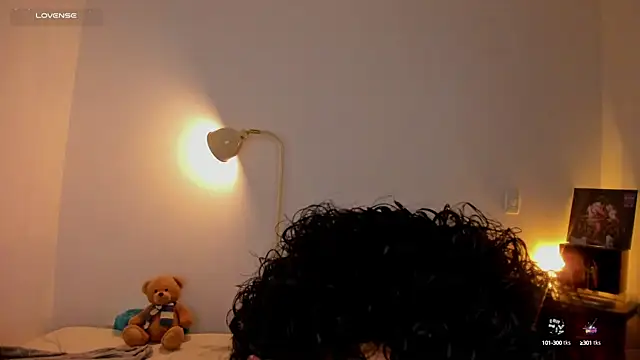 Snapshot of Curlblue chatting on 10.01.25 Curlblue online show from 10.01.25