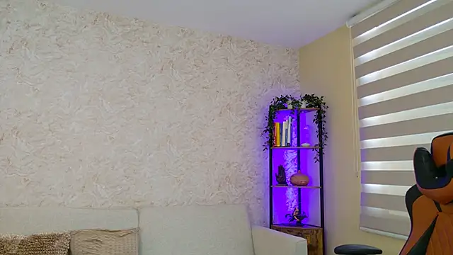 Snapshot of AdanReilly chatting on 02.03.25 AdanReilly online show from 02.03.25