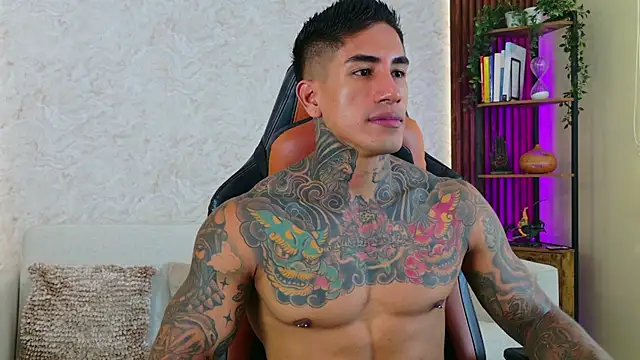 Snapshot of AdanReilly chatting on 10.25.25 AdanReilly online show from 10.25.25