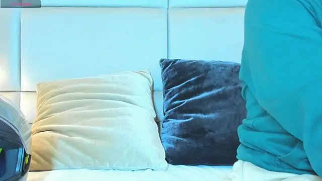 Snapshot of charlotte01__ chatting on 10.04.25 charlotte01 online show from 10.04.25