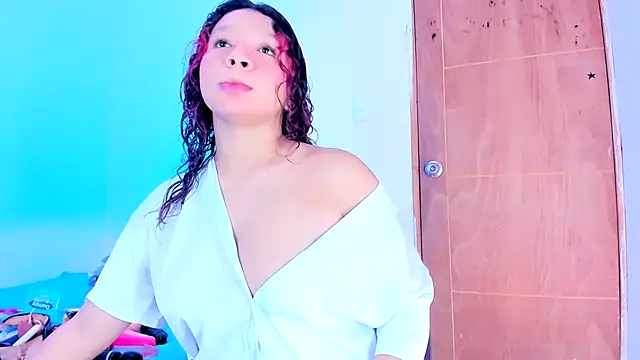 Emily Coper18 online show from 05.21.26