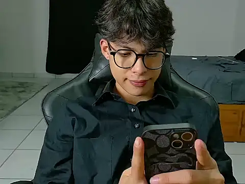 Snapshot of Jacotnk chatting on 10.01.25 Jacotnk online show from 10.01.25