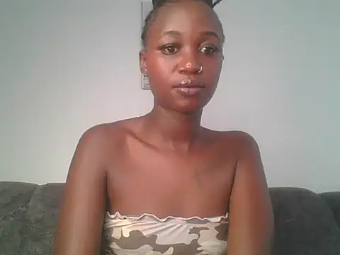 MissLilly1 online show from 02.14.25