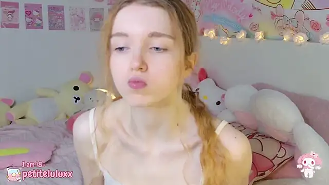 petiteluluxx online show from 12.14.24