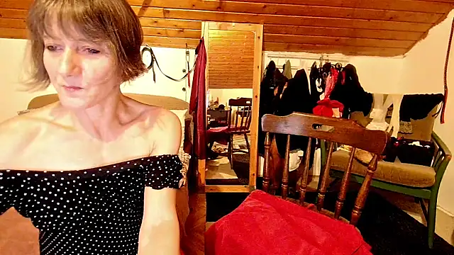 Hot Colettte online show from 12.30.24