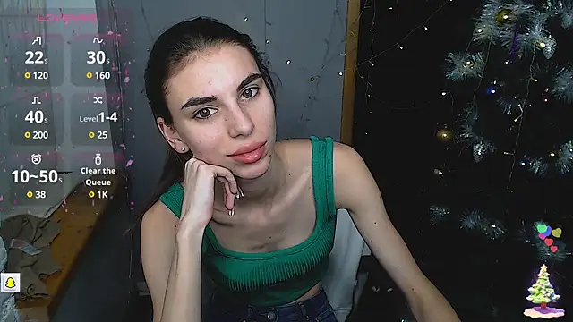 Snapshot of EmmyGreans chatting on 12.21.24 EmmyGreans online show from 12.21.24