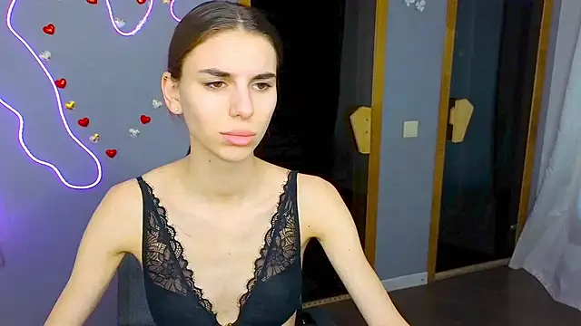 Snapshot of EmmyGreans chatting on 02.13.25 EmmyGreans online show from 02.13.25