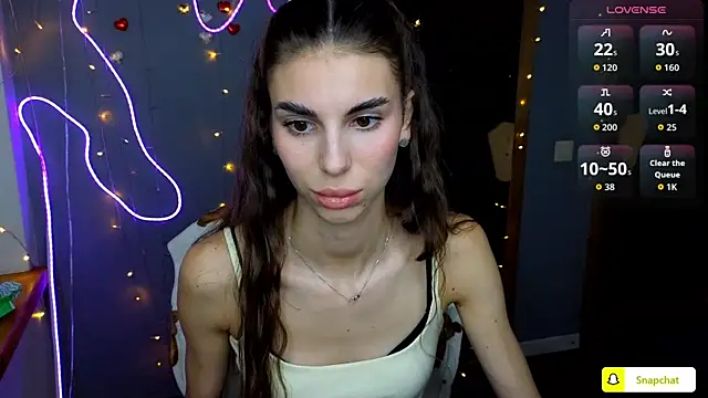 Snapshot of EmmyGreans chatting on 09.30.25 EmmyGreans online show from 09.30.25