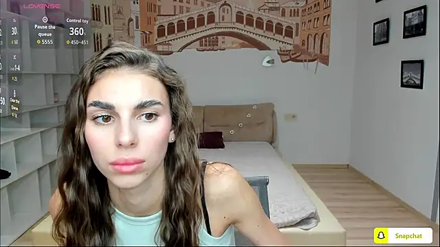 Snapshot of EmmyGreans chatting on 10.09.25 EmmyGreans online show from 10.09.25