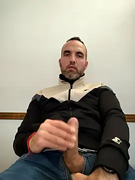 leon3875 online show from 09.10.25