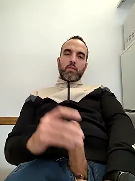 leon3875 online show from 09.26.25