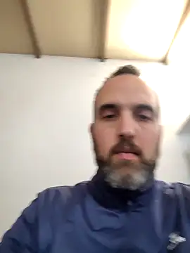 leon3875 online show from 12.18.25