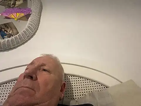 Snapshot of Bossinmidd12 chatting on 02.09.25 Bossinmidd12 online show from 02.09.25