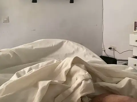 Snapshot of Bossinmidd12 chatting on 02.26.25 Bossinmidd12 online show from 02.26.25