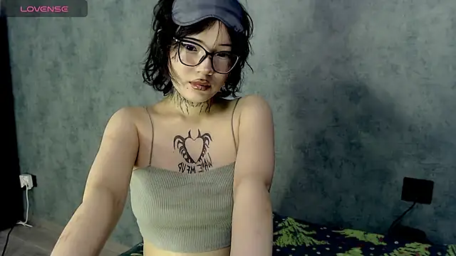 LizzieLight online show from 12.17.24