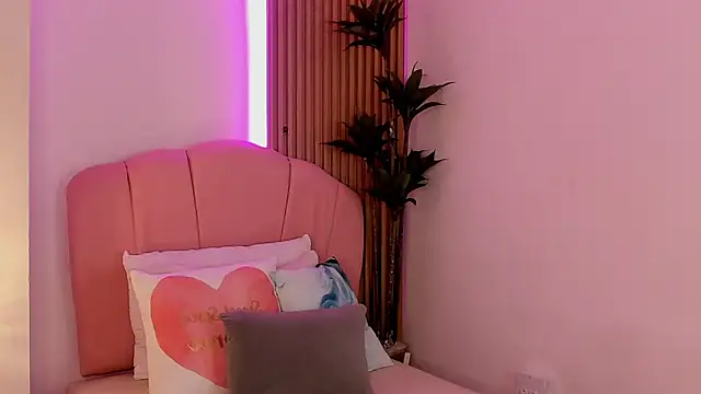 Mara Betancurt online show from 04.06.26