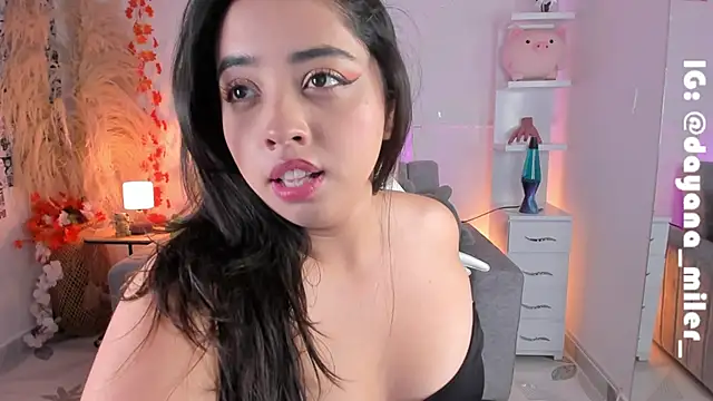  dayana miler online show from 01.06.25