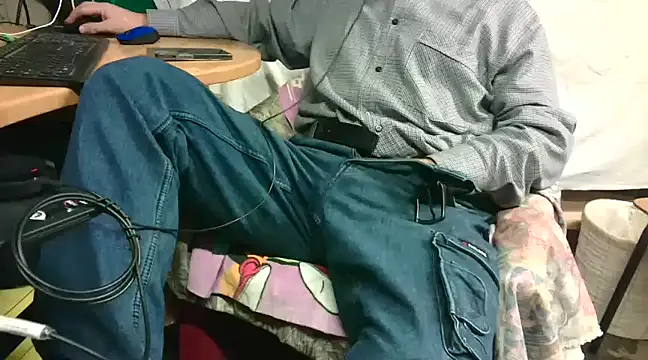 Giulio35 Pika online show from 12.14.24